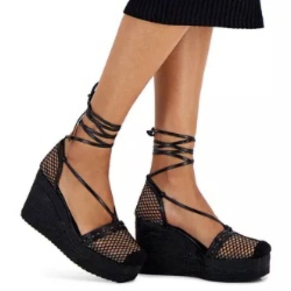 $59 NWT (9) INC Lace Up Wedge - Picture 10 of 11